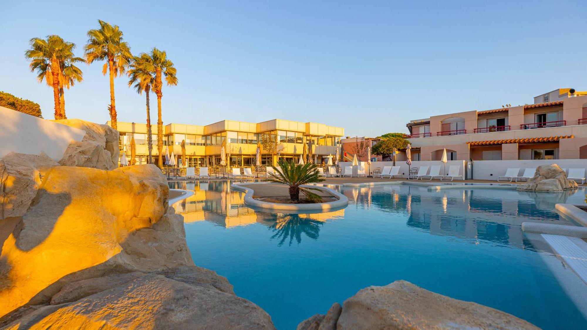 Hotel Club Oustal Del Mar Le Lavandou Esterno foto